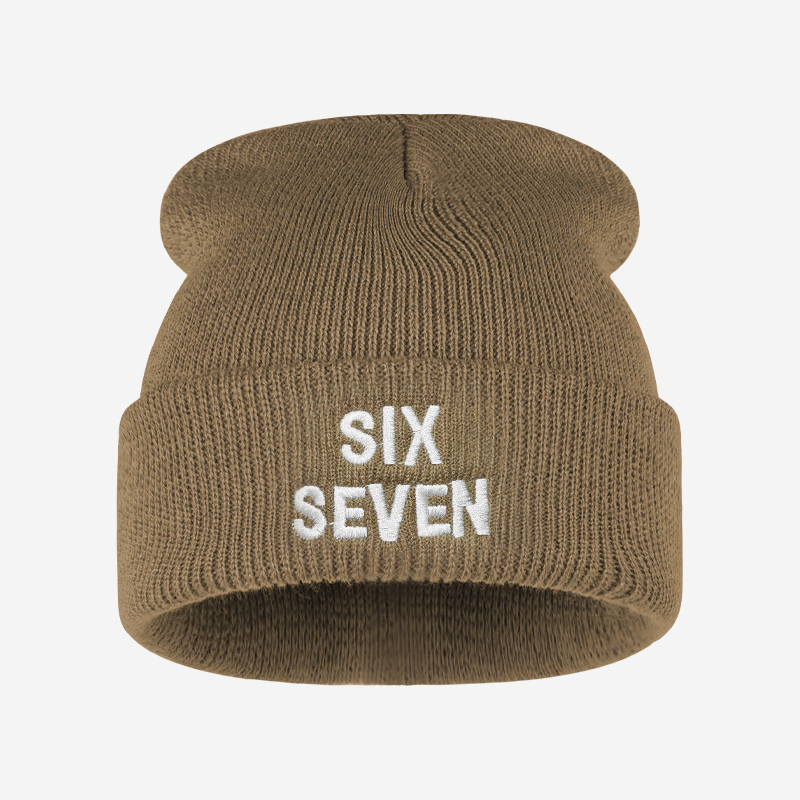 SIX SEVEN Letter Embroidered K - Beanie Cuffed Knit recension och pris